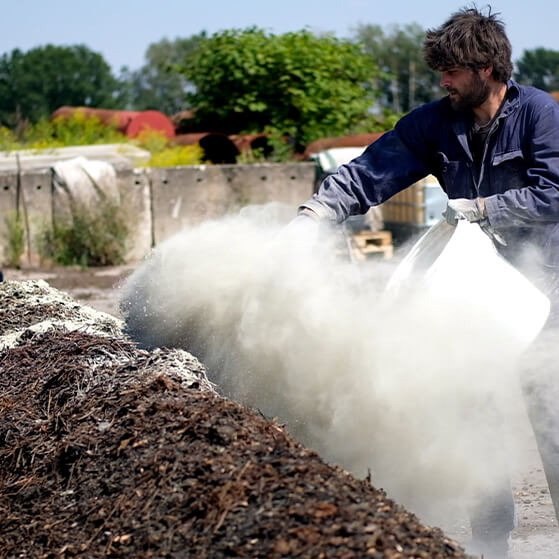 Ein unerlässiger Zuschlagsstoff für Finizio´s Humusdünger sind Tonminerale